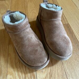 UGG Chestnut Ultra Mini Short Boots Size 6